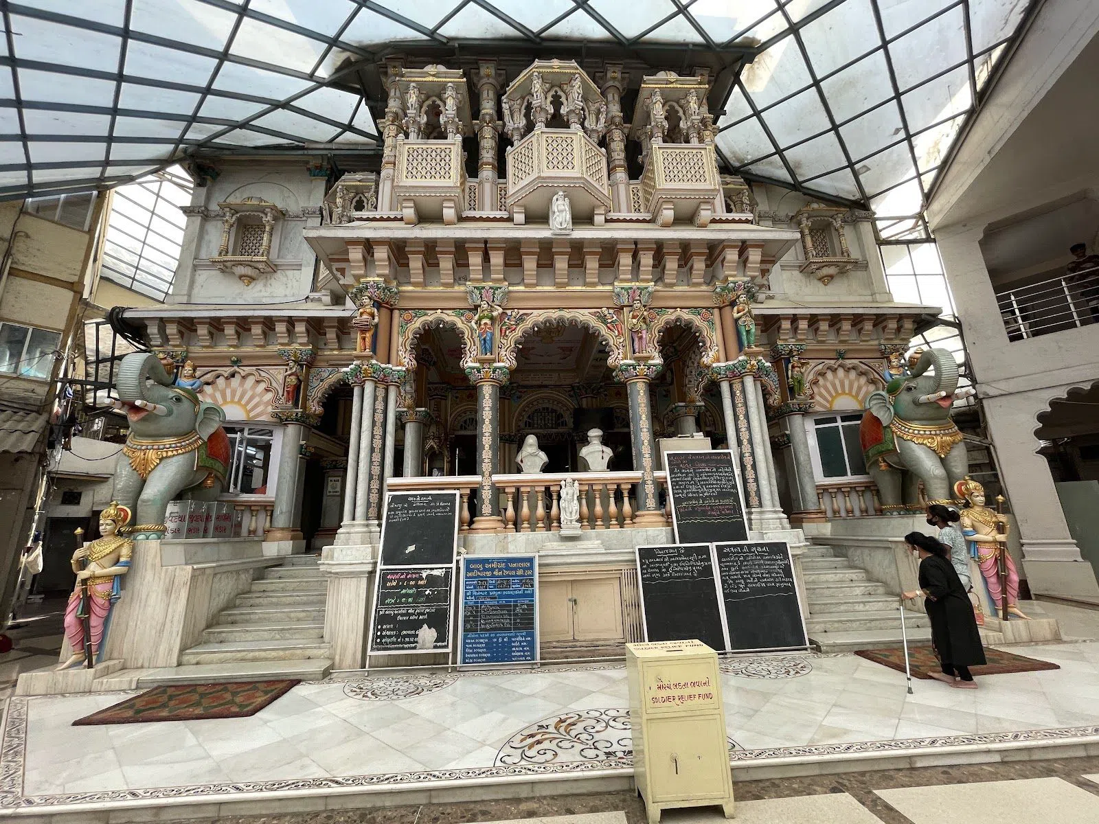Babu Amichand Panalal Adishwarji Jain Temple, Mumbai
