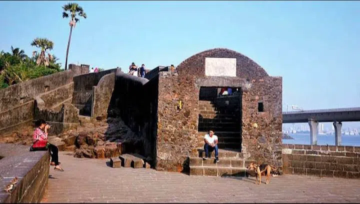 Bandra Fort (Castella de Aguada) & Bandstand Promenade, Mumbai